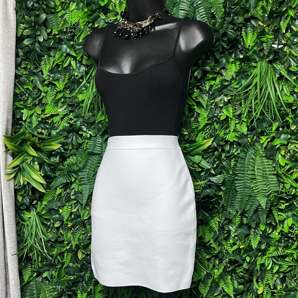 Love Tree Skirt Medium Womens White Textured Mini‎ Bodycon Stretch 3652